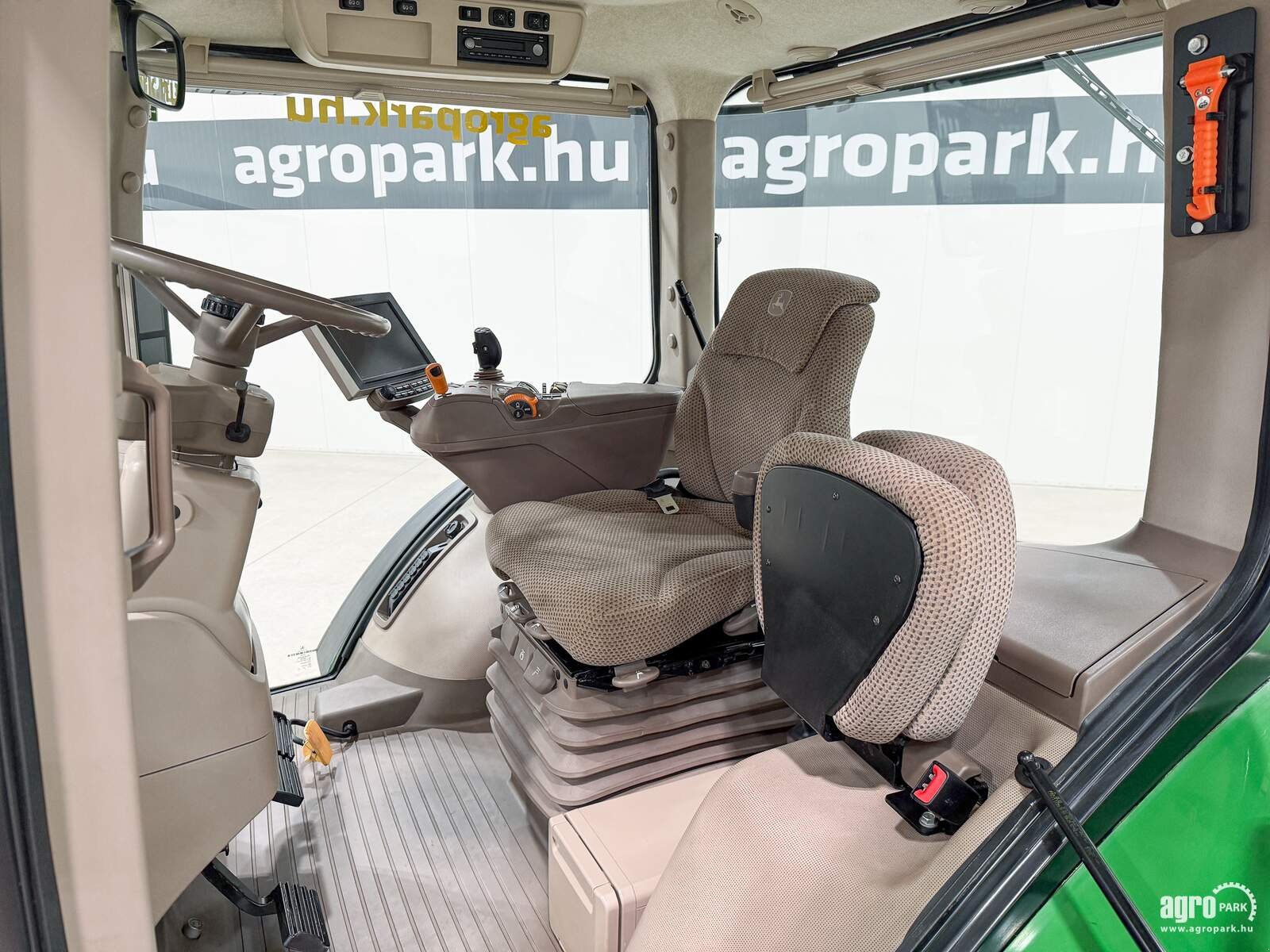 Traktor типа John Deere 7250R, Gebrauchtmaschine в Csengele (Фотография 8)