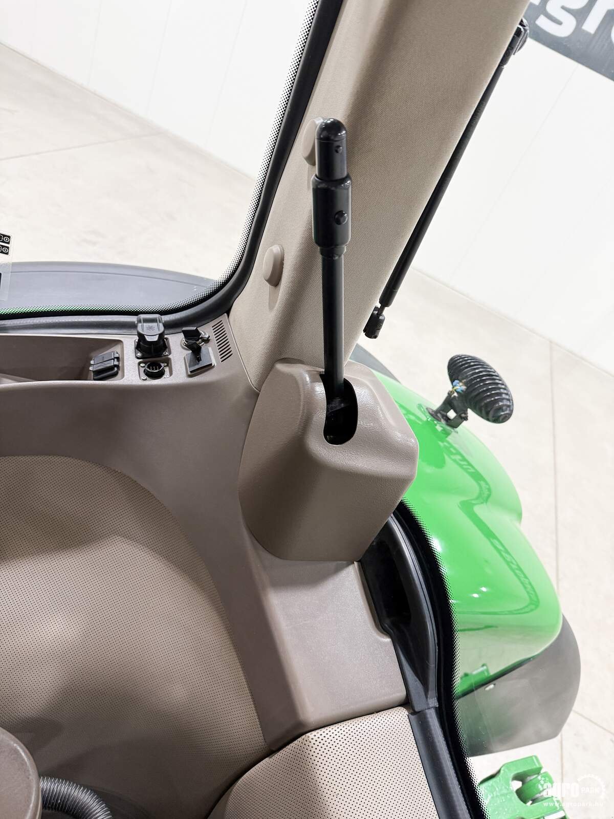 Traktor типа John Deere 7250R, Gebrauchtmaschine в Csengele (Фотография 23)