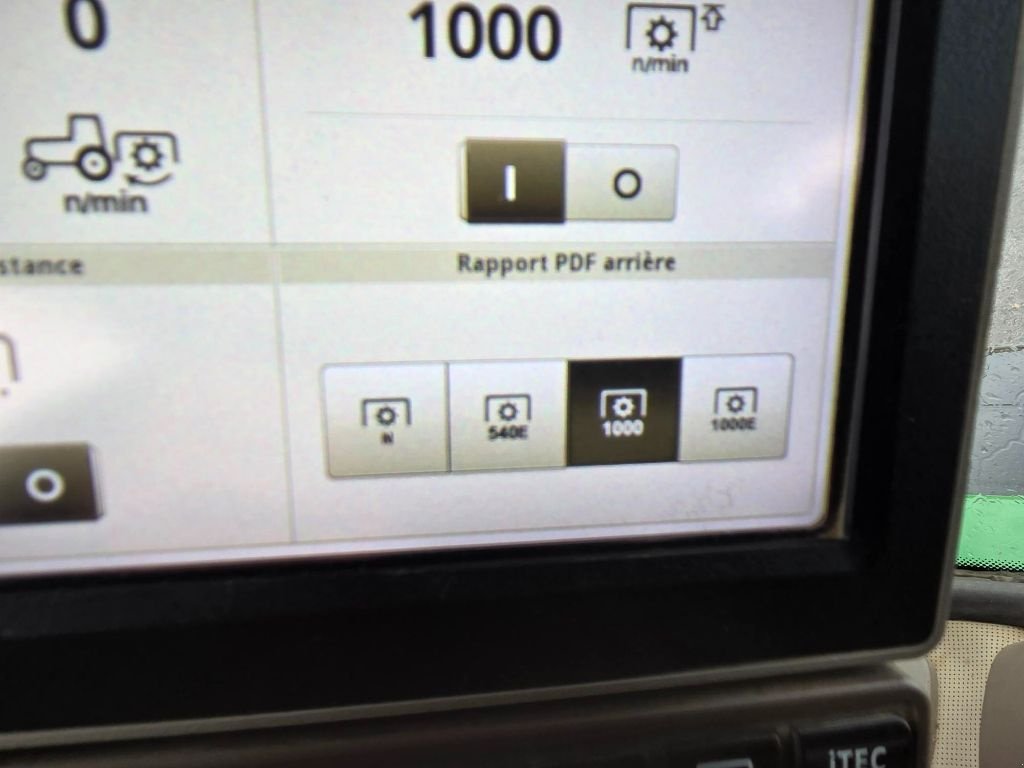 Traktor typu John Deere 7250R, Gebrauchtmaschine w ATHIS (Zdjęcie 2)