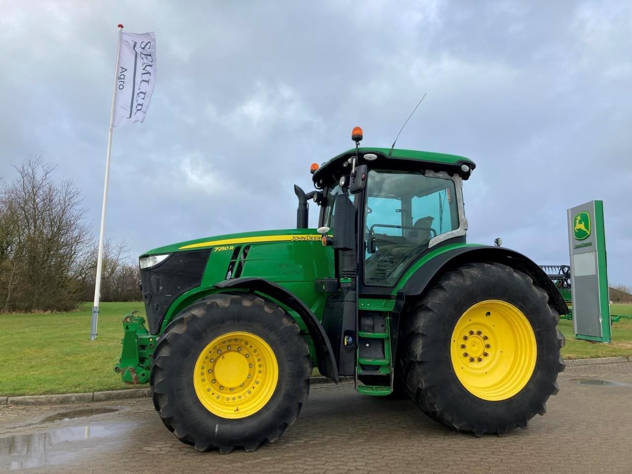 Traktor des Typs John Deere 7250R, Gebrauchtmaschine in Bramming (Bild 1)