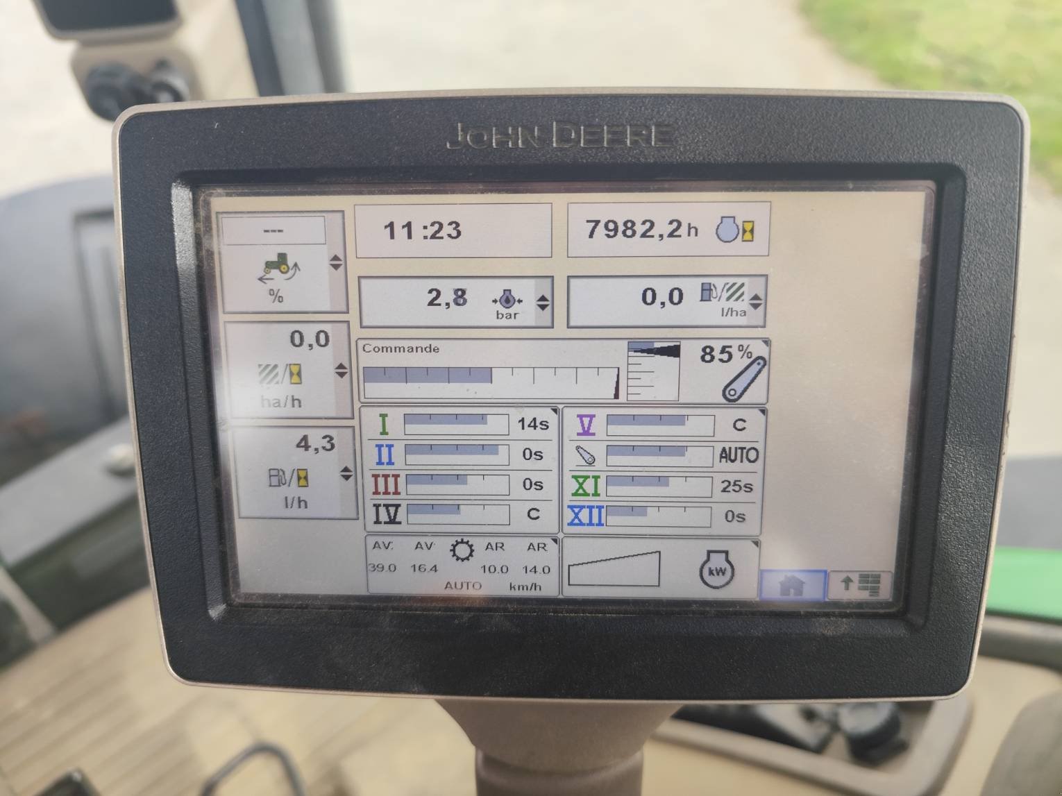 Traktor типа John Deere 7260R, Gebrauchtmaschine в Le Horps (Фотография 10)