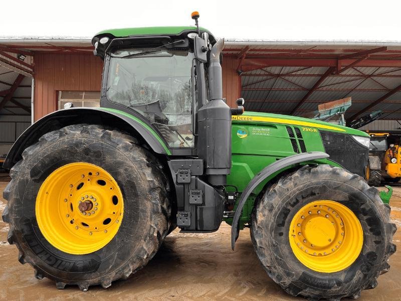 Traktor des Typs John Deere 7310, Gebrauchtmaschine in Levier (Bild 2)