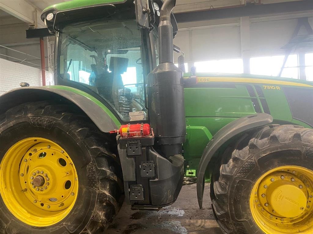 Traktor tip John Deere 7310R Kommer snart. GPS. Auto steer aktiveret. 10" 4600 skærm. Flere på lager. Ring til Ulrik 0045-40255544, Gebrauchtmaschine in Kolding (Poză 2)