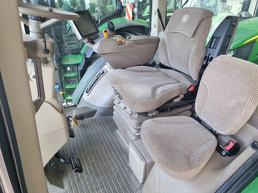 Traktor van het type John Deere 7310R MY17 AP 40, Gebrauchtmaschine in Neubrandenburg (Foto 27)