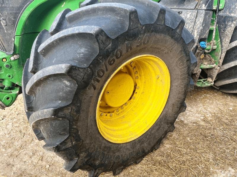 Traktor a típus John Deere 7310R, Gebrauchtmaschine ekkor: SAINT-GERMAIN DU PUY (Kép 7)