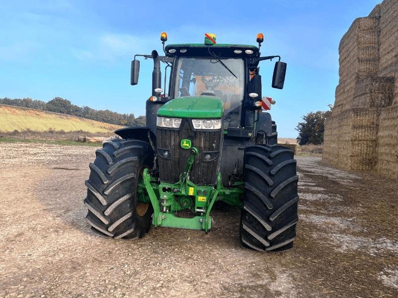 Traktor a típus John Deere 7310R, Gebrauchtmaschine ekkor: SAINT-GERMAIN DU PUY (Kép 3)