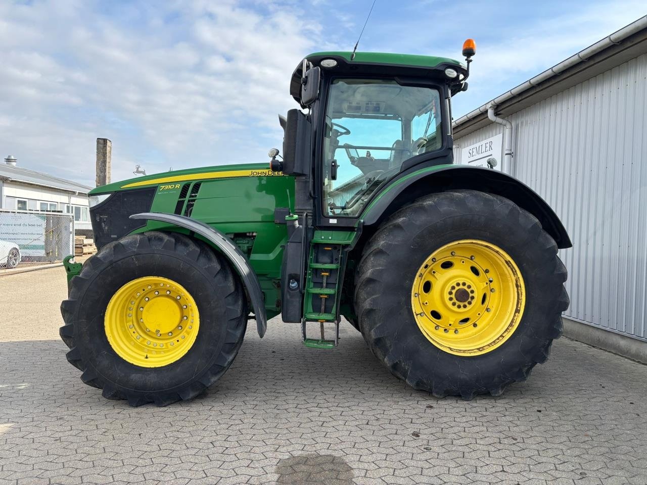 Traktor от тип John Deere 7310R, Gebrauchtmaschine в Bramming (Снимка 8)