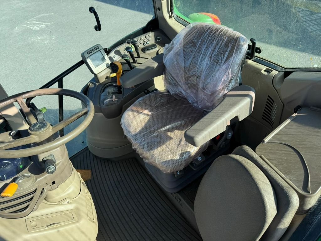 Traktor typu John Deere 7430 P AUTOQUAD ECOSHIFT, Gebrauchtmaschine v GUERET (Obrázek 8)