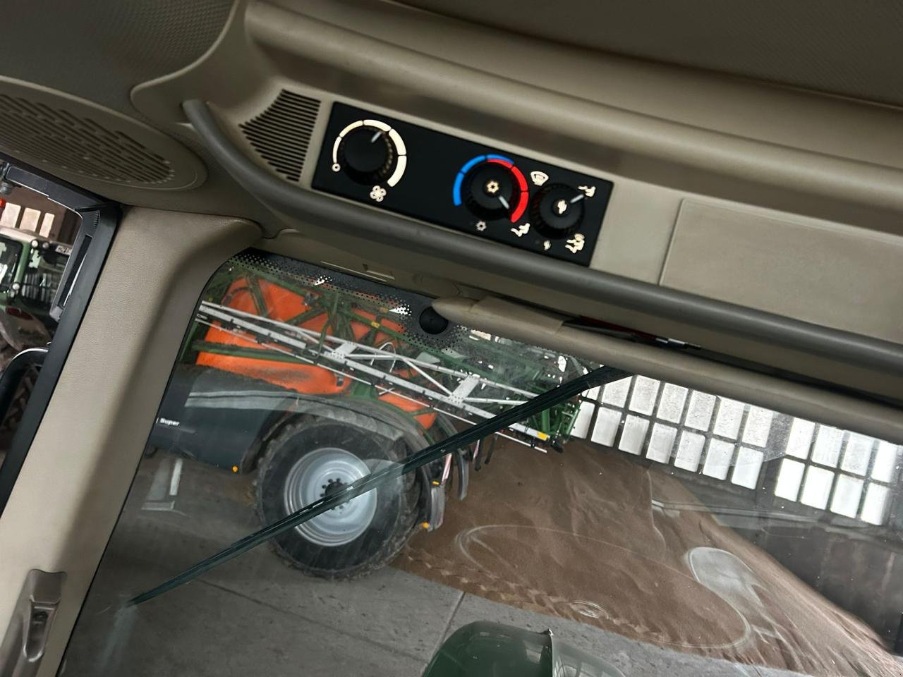 Traktor of the type John Deere 7430 Premium Autopower, Gebrauchtmaschine in Könnern (Picture 7)