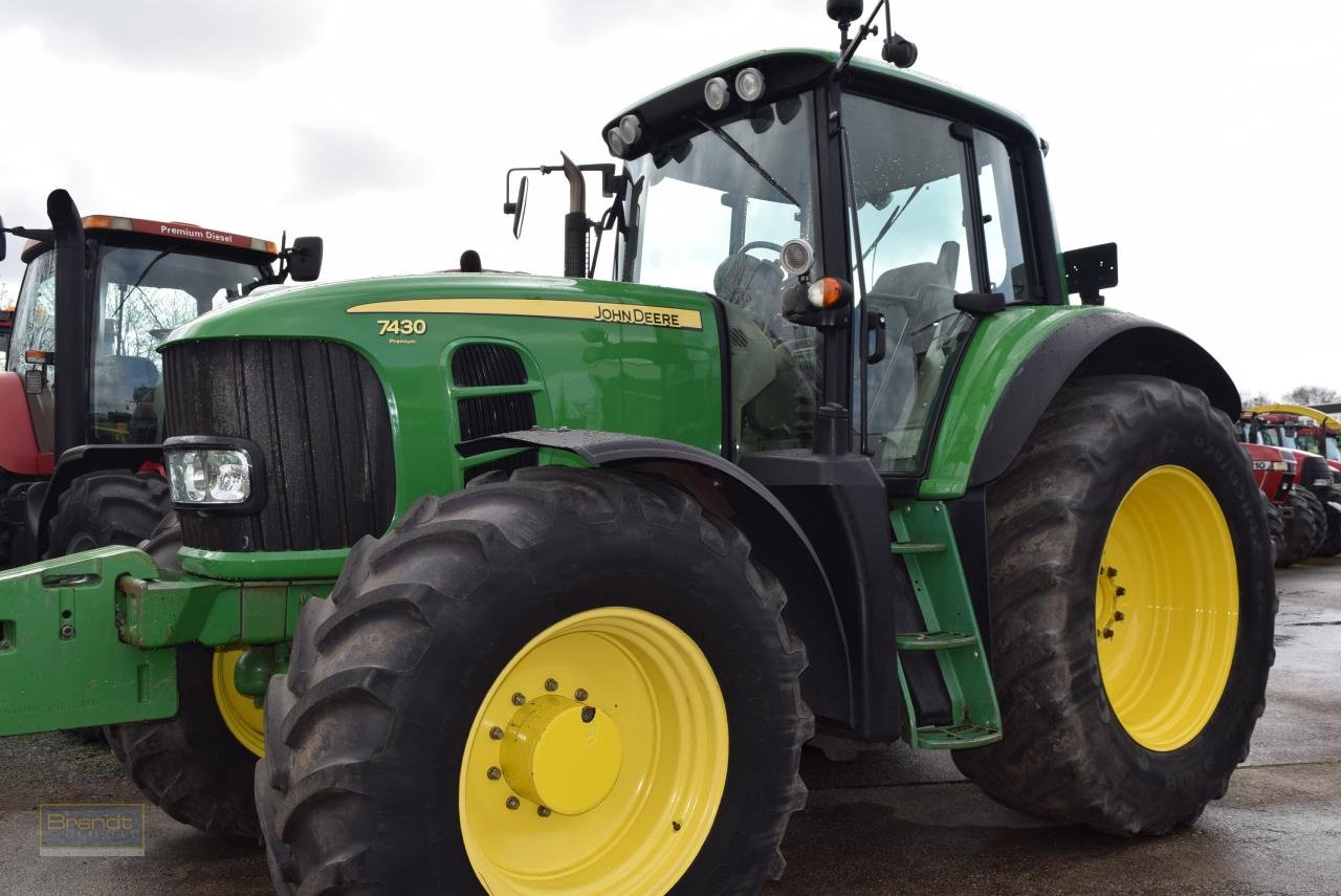 Traktor типа John Deere 7430 Premium TLS, Gebrauchtmaschine в Oyten (Фотография 1)