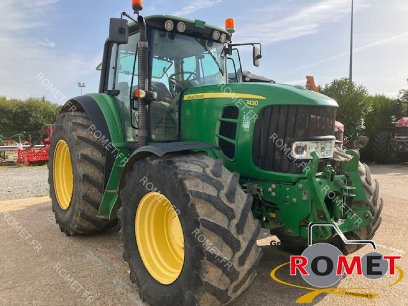 Traktor a típus John Deere 7430 PREMIUM, Gebrauchtmaschine ekkor: Gennes sur glaize (Kép 1)