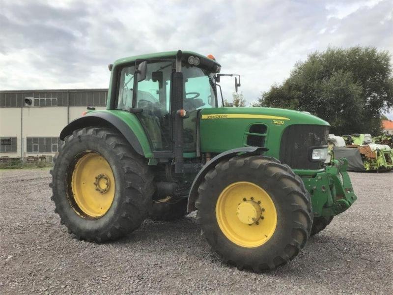 Traktor des Typs John Deere 7430 Premium, Gebrauchtmaschine in Landsberg (Bild 3)