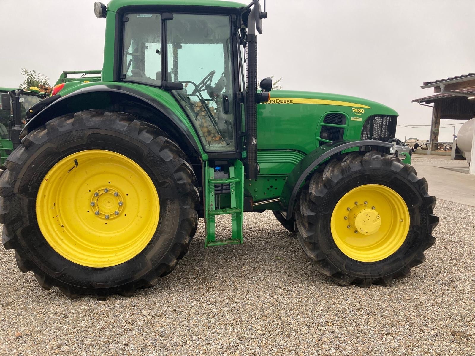 Traktor typu John Deere 7430 Premium, Gebrauchtmaschine v Erding (Obrázek 2)
