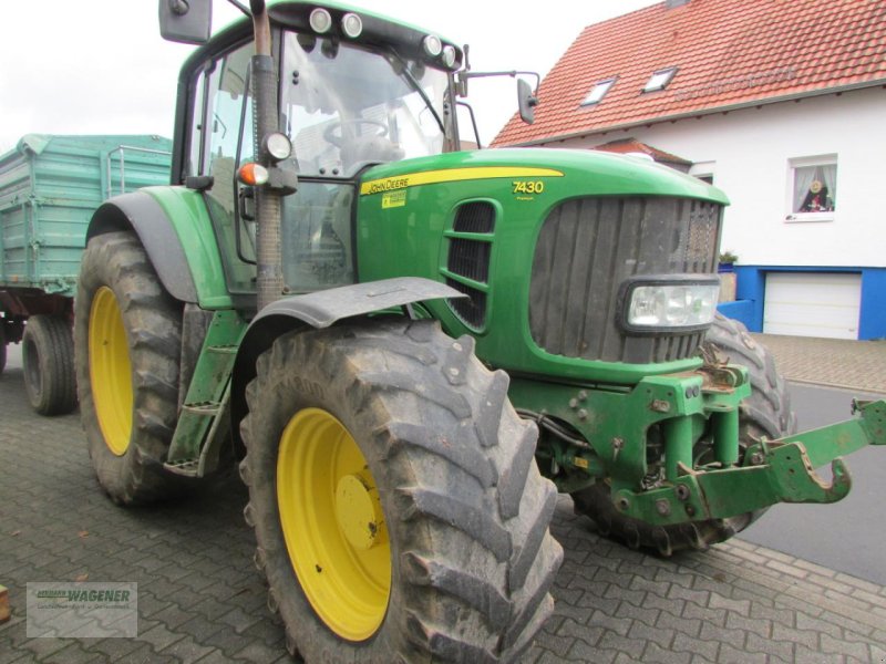 Traktor des Typs John Deere 7430 Premium, Gebrauchtmaschine in Bad Wildungen (Bild 1)