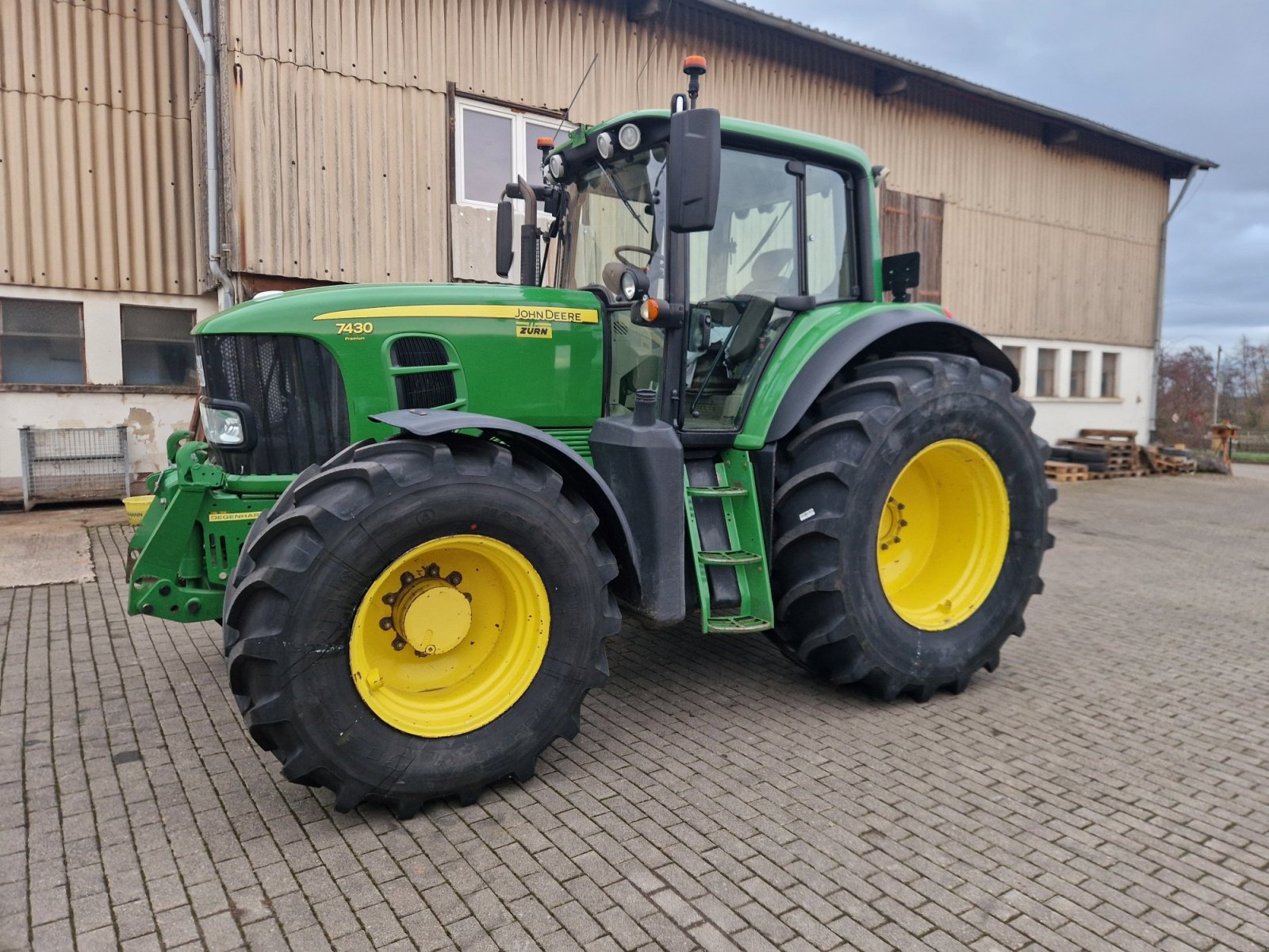 Traktor типа John Deere 7430 Premium, Gebrauchtmaschine в Steinbach (Фотография 1)