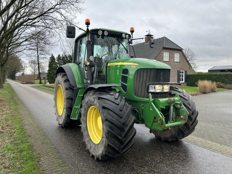 Traktor типа John Deere 7430, Gebrauchtmaschine в De Mortel (Фотография 1)
