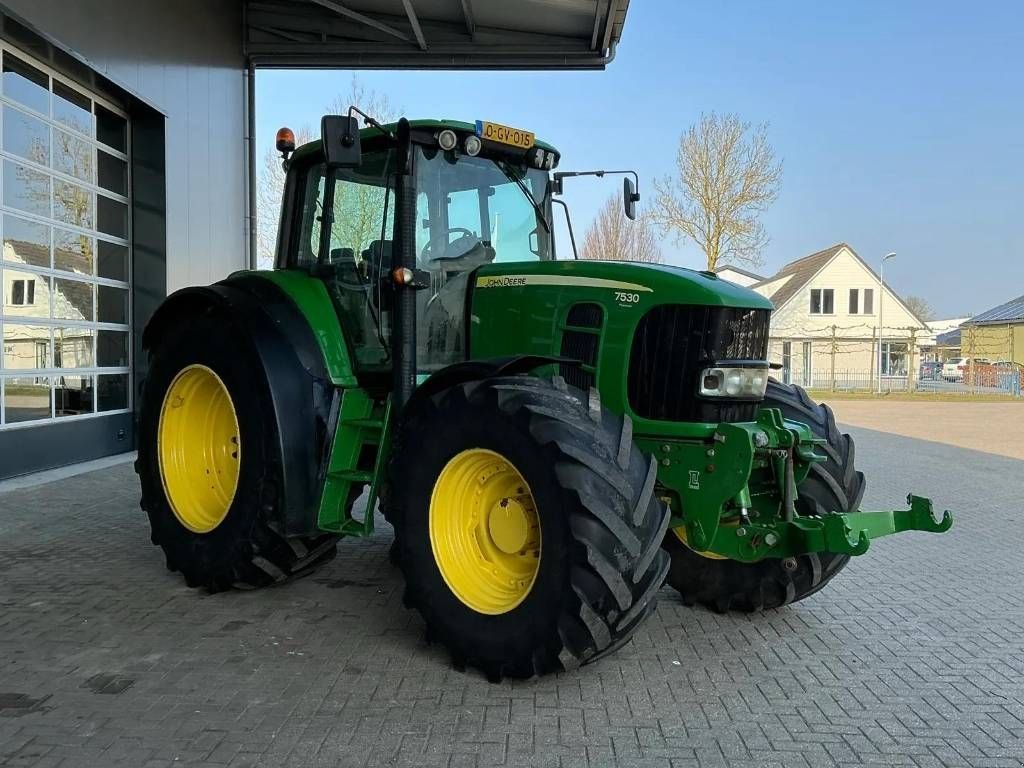 Traktor Türe ait John Deere 7530 Autoquad TLS, Gebrauchtmaschine içinde Marknesse (resim 4)