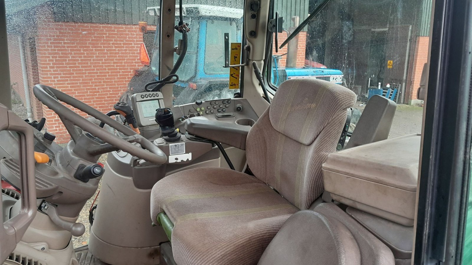 Traktor of the type John Deere 7530 Præmium Plus Auto Quard med Trima frontlæsser og frontlift Auto Quard, Gebrauchtmaschine in Skive (Picture 6)