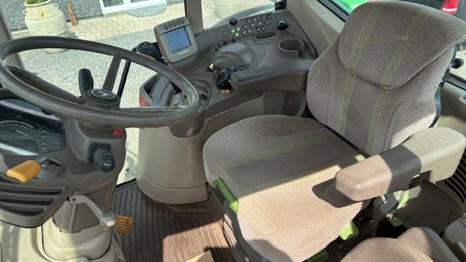 Traktor des Typs John Deere 7530 PREMIUM AUTOQUARD, FRONTLIFT, Gebrauchtmaschine in Dronninglund (Bild 15)