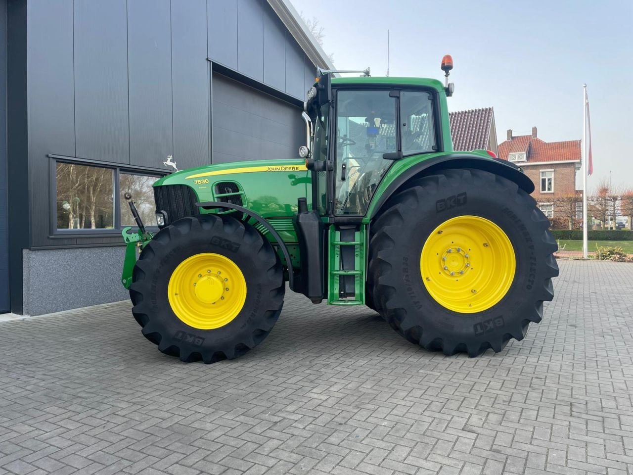 Traktor du type John Deere 7530 TOPSTAAT, Gebrauchtmaschine en Vriezenveen (Photo 2)