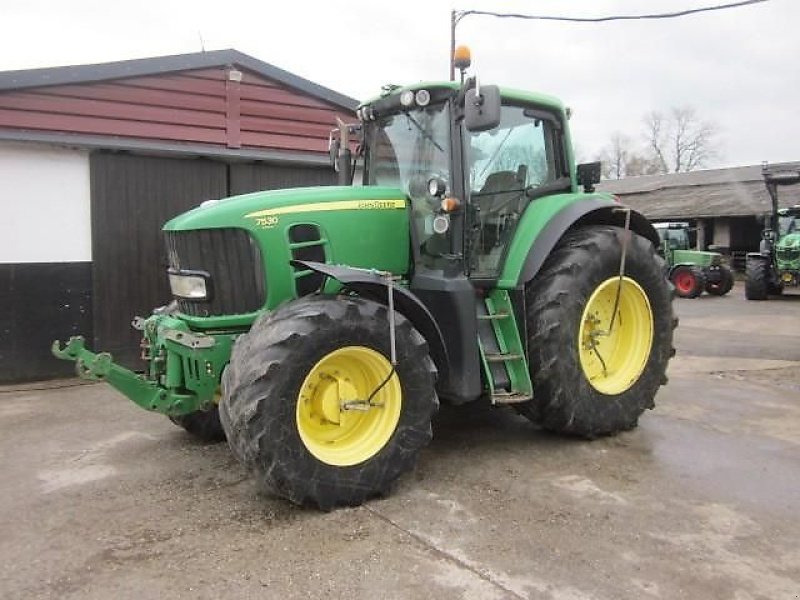 Traktor van het type John Deere 7530, Gebrauchtmaschine in Ziegenhagen (Foto 1)