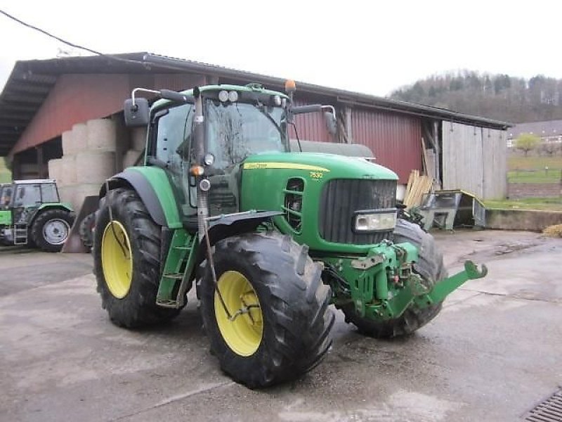 Traktor van het type John Deere 7530, Gebrauchtmaschine in Ziegenhagen (Foto 2)