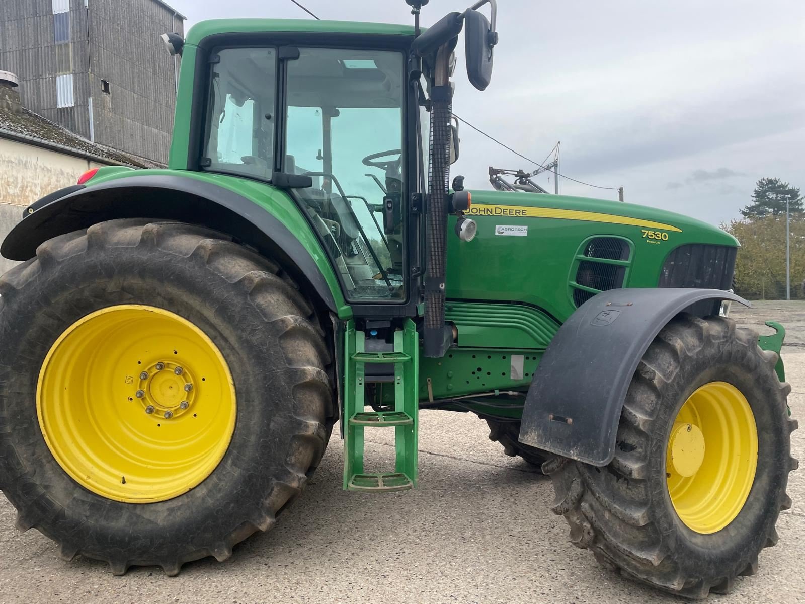 Traktor typu John Deere 7530PREMIUM, Gebrauchtmaschine v BOSC LE HARD (Obrázek 5)