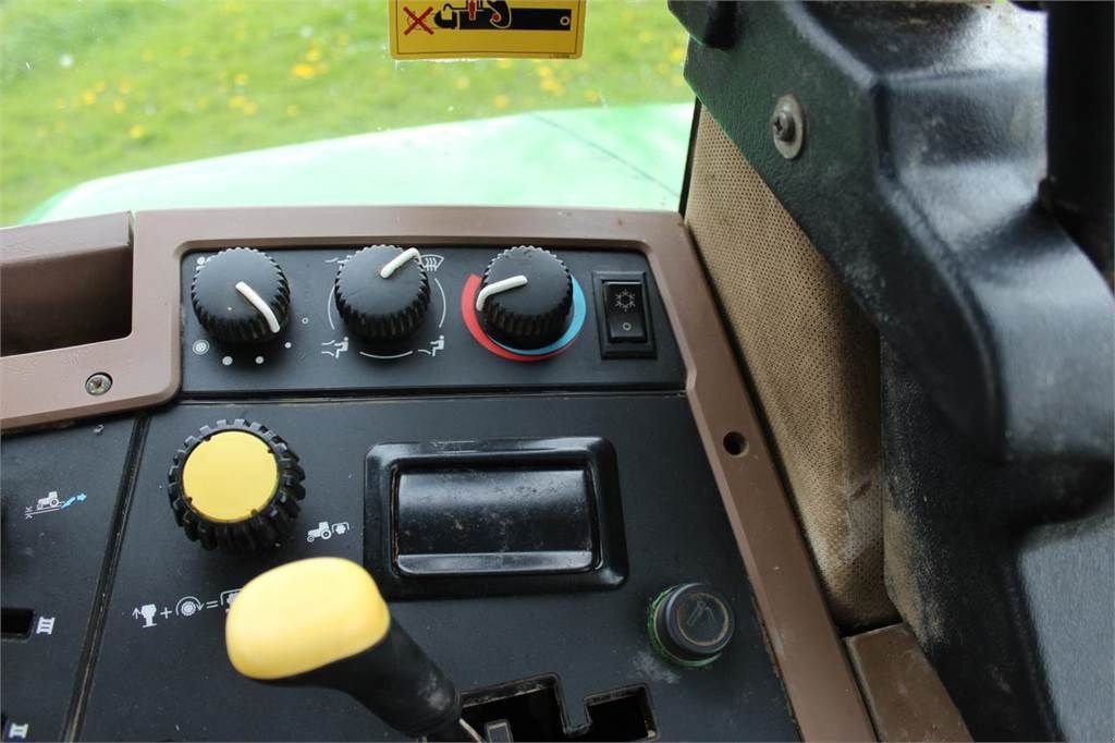 Traktor des Typs John Deere 7600, Gebrauchtmaschine in Bant (Bild 11)