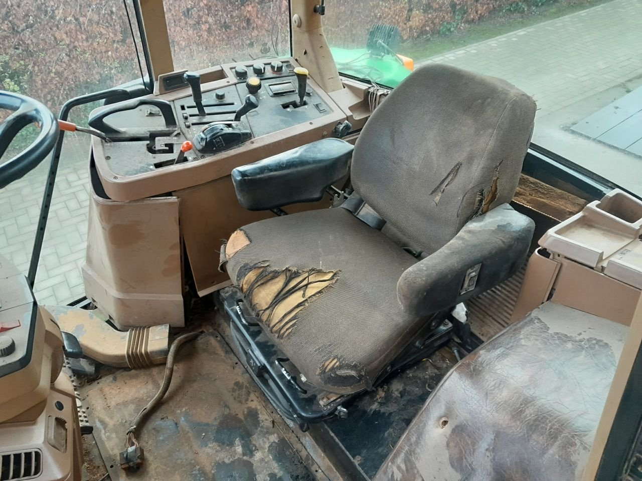 Traktor of the type John Deere 7600, Gebrauchtmaschine in Meijel (Picture 9)