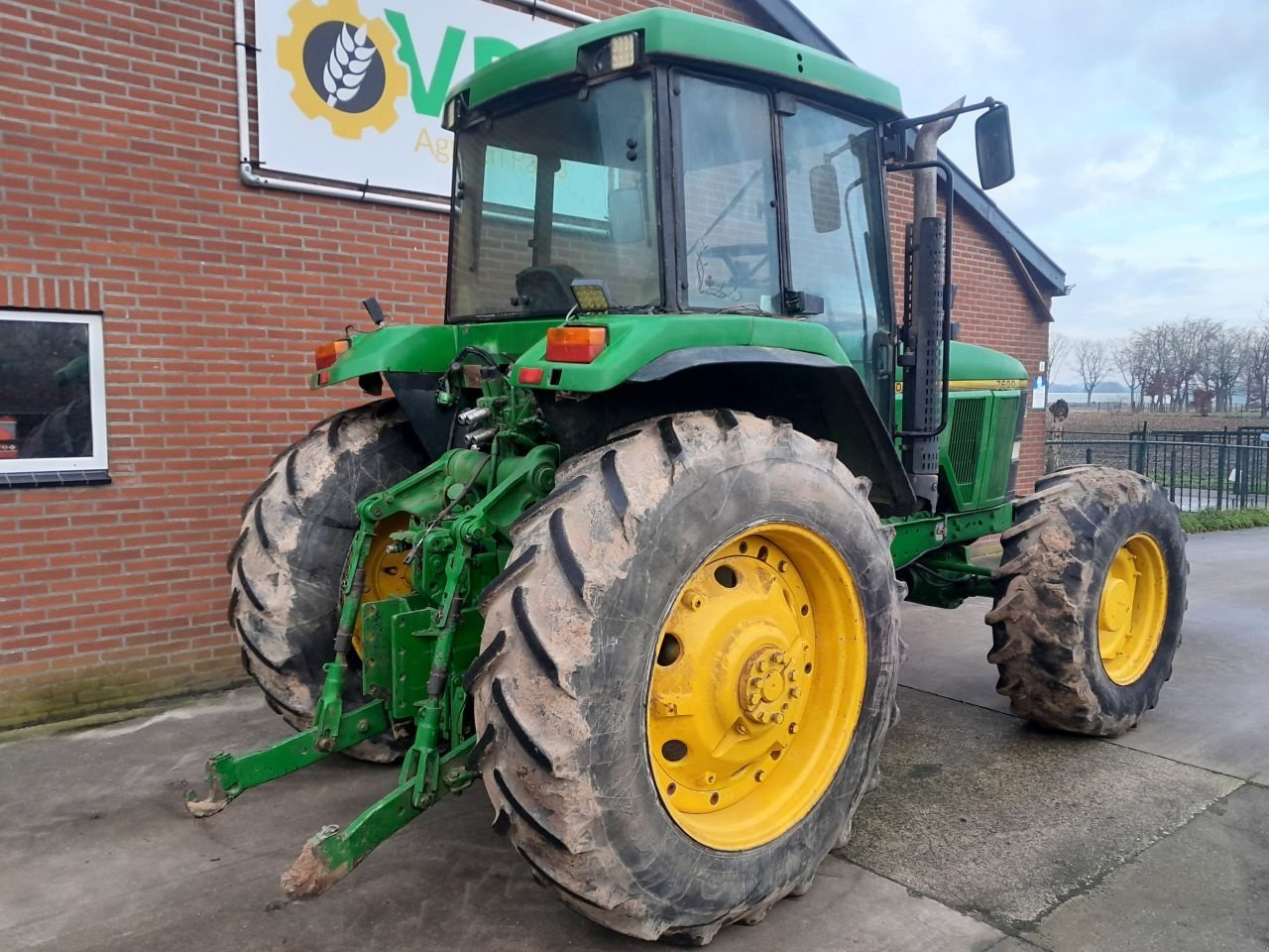 Traktor of the type John Deere 7600, Gebrauchtmaschine in Meijel (Picture 3)