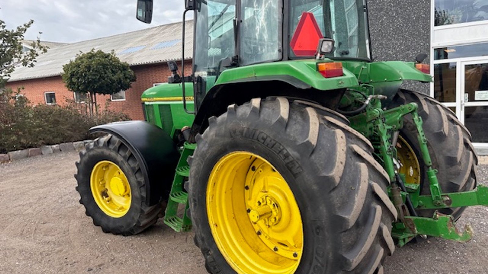 Traktor tipa John Deere 7700 FRONTLIFT, Gebrauchtmaschine u Dronninglund (Slika 9)
