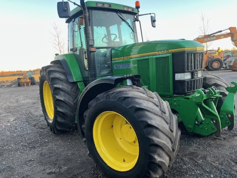 Traktor des Typs John Deere 7700 Power-quad m/frontlift, Gebrauchtmaschine in Dronninglund (Bild 5)