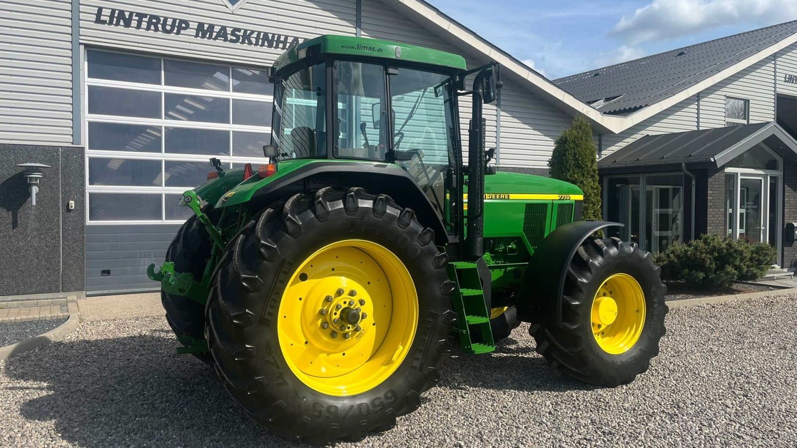 Traktor типа John Deere 7710 8.1L motor, store hjul og frontlift. En ejeres velholdt gård traktor., Gebrauchtmaschine в Lintrup (Фотография 14)