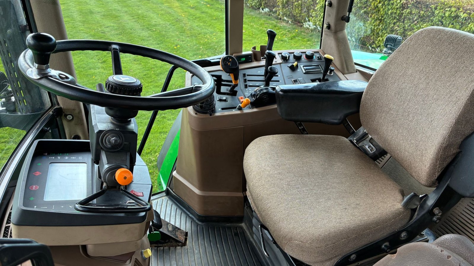 Traktor van het type John Deere 7710 AutoQuad, Gebrauchtmaschine in Bælum (Foto 6)