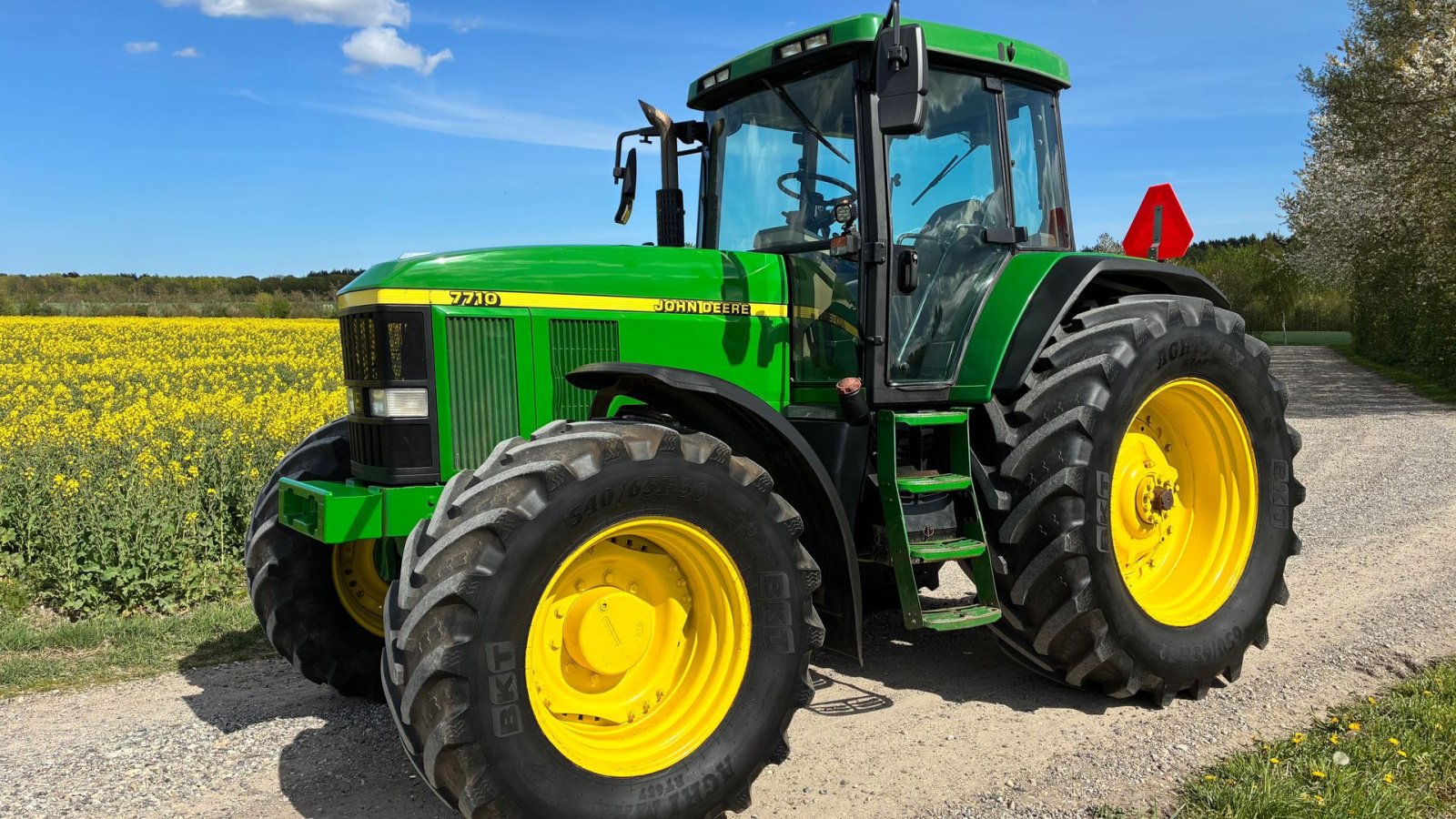 Traktor van het type John Deere 7710 AutoQuad, Gebrauchtmaschine in Bælum (Foto 1)