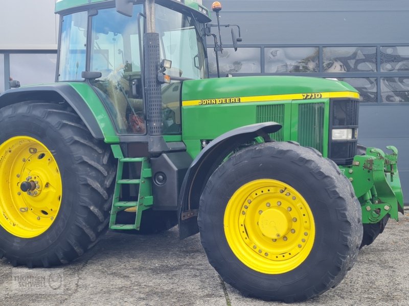 Traktor van het type John Deere 7710 Power Quad Plus, Gebrauchtmaschine in Crombach/St.Vith (Foto 1)