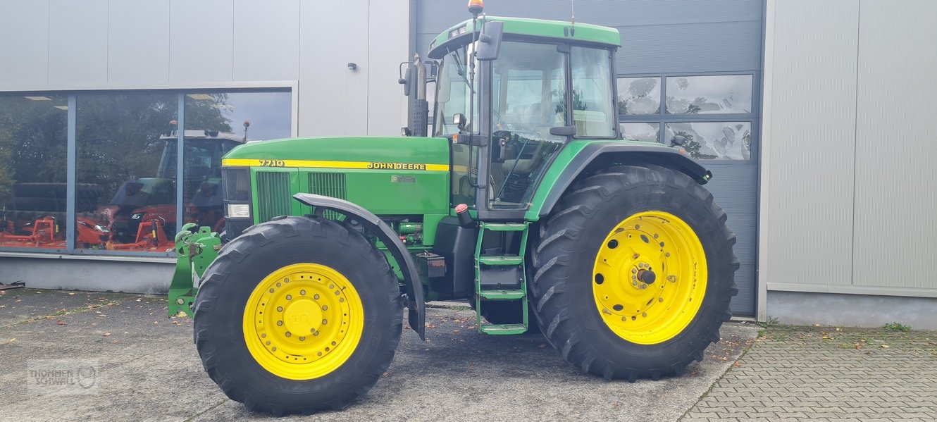 Traktor van het type John Deere 7710 Power Quad Plus, Gebrauchtmaschine in Crombach/St.Vith (Foto 2)