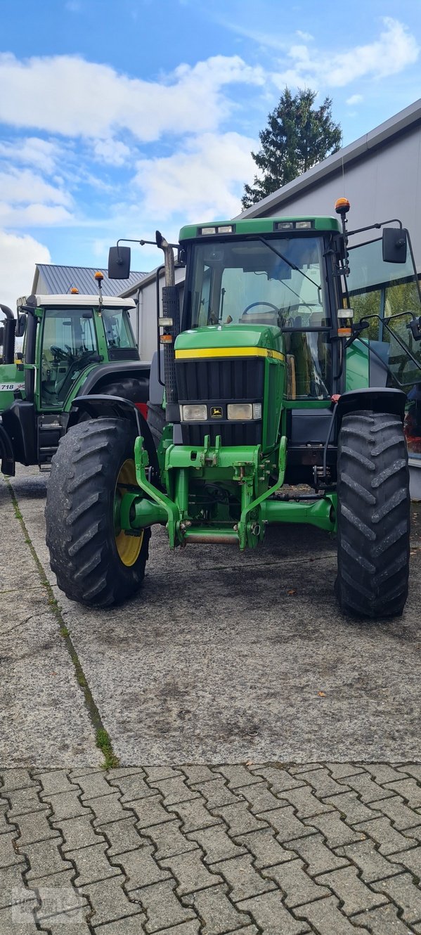 Traktor от тип John Deere 7710 Power Quad, Gebrauchtmaschine в Crombach/St.Vith (Снимка 4)