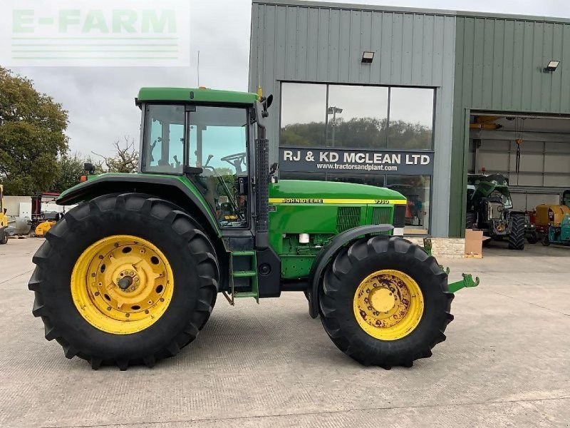 Traktor of the type John Deere 7710 tractor, Gebrauchtmaschine in SHAFTESBURY (Picture 1)