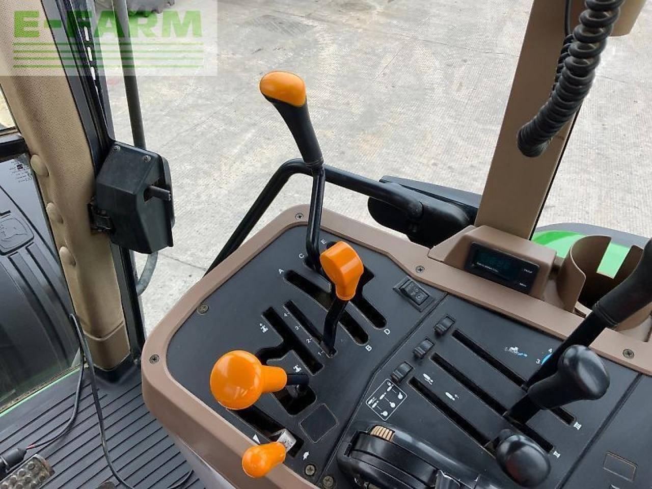 Traktor typu John Deere 7710 tractor, Gebrauchtmaschine v SHAFTESBURY (Obrázek 24)