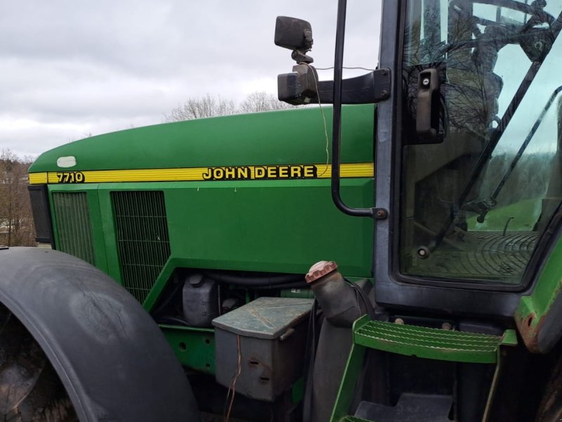 Traktor van het type John Deere 7710, Gebrauchtmaschine in Weigendorf