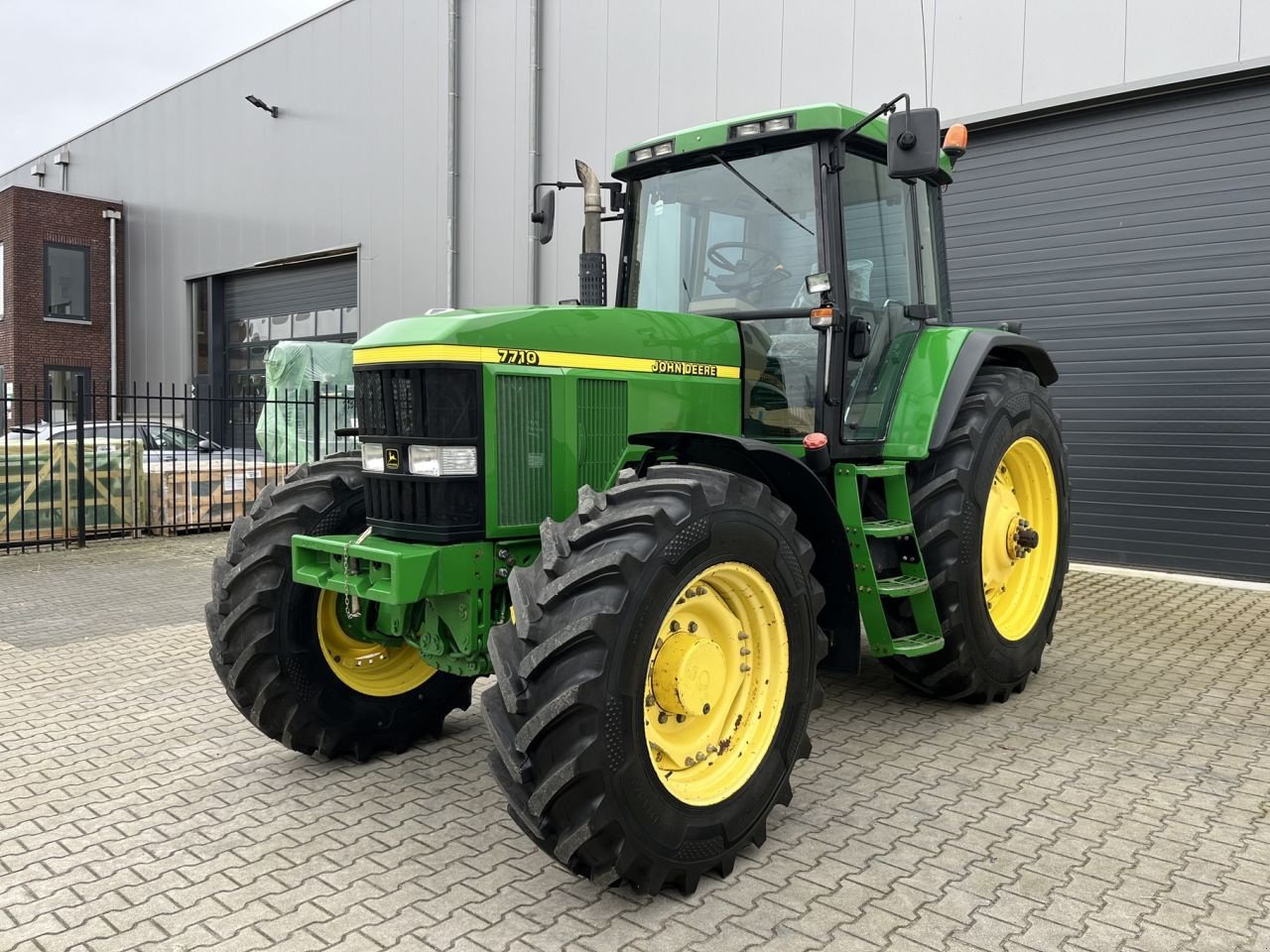 Traktor des Typs John Deere 7710, Gebrauchtmaschine in Beek en Donk (Bild 8)