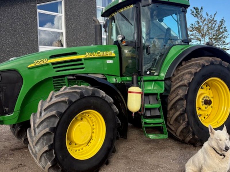 Traktor des Typs John Deere 7720 EN EJER, KUN 3307 TIMER!!!, Gebrauchtmaschine in Dronninglund (Bild 1)