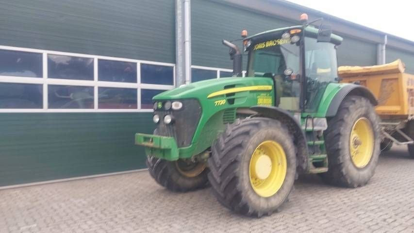 Traktor типа John Deere 7730 AS, Gebrauchtmaschine в Roosendaal (Фотография 1)
