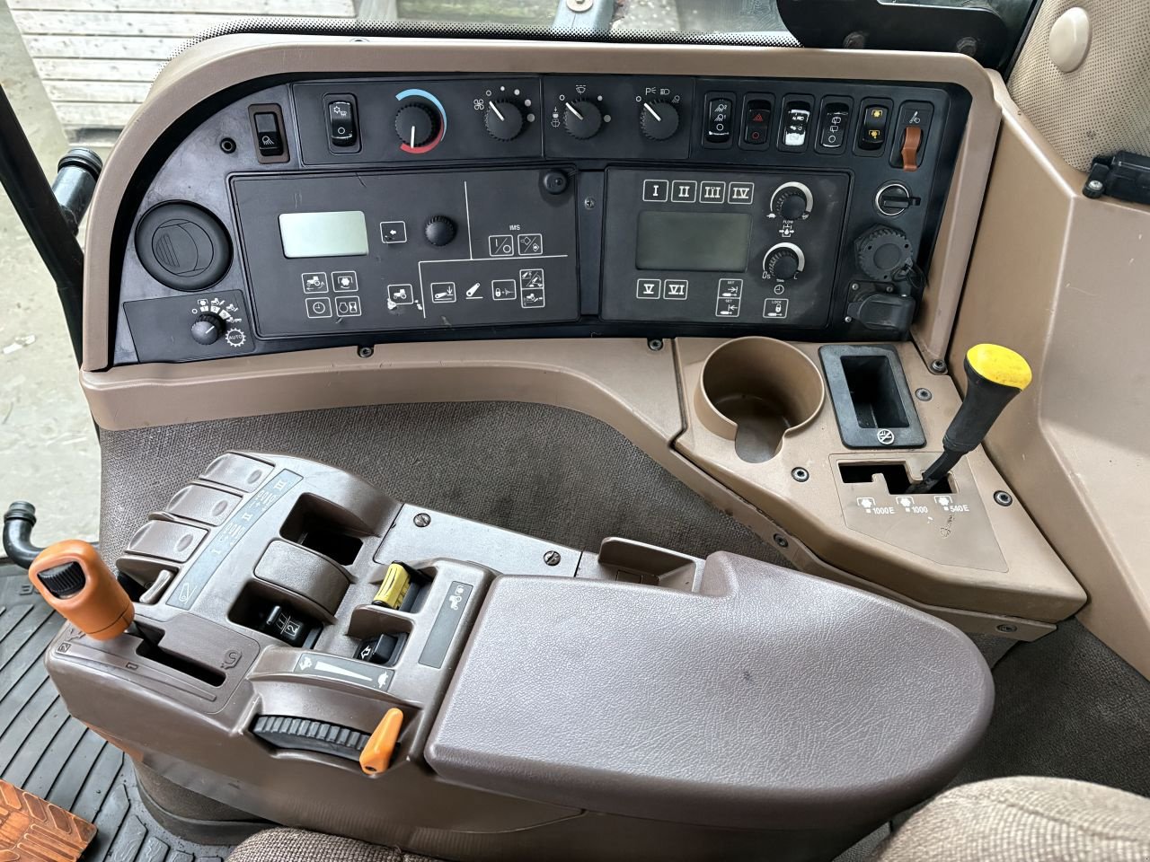 Traktor типа John Deere 7730, Gebrauchtmaschine в St. - Jacobiparochie (Фотография 9)