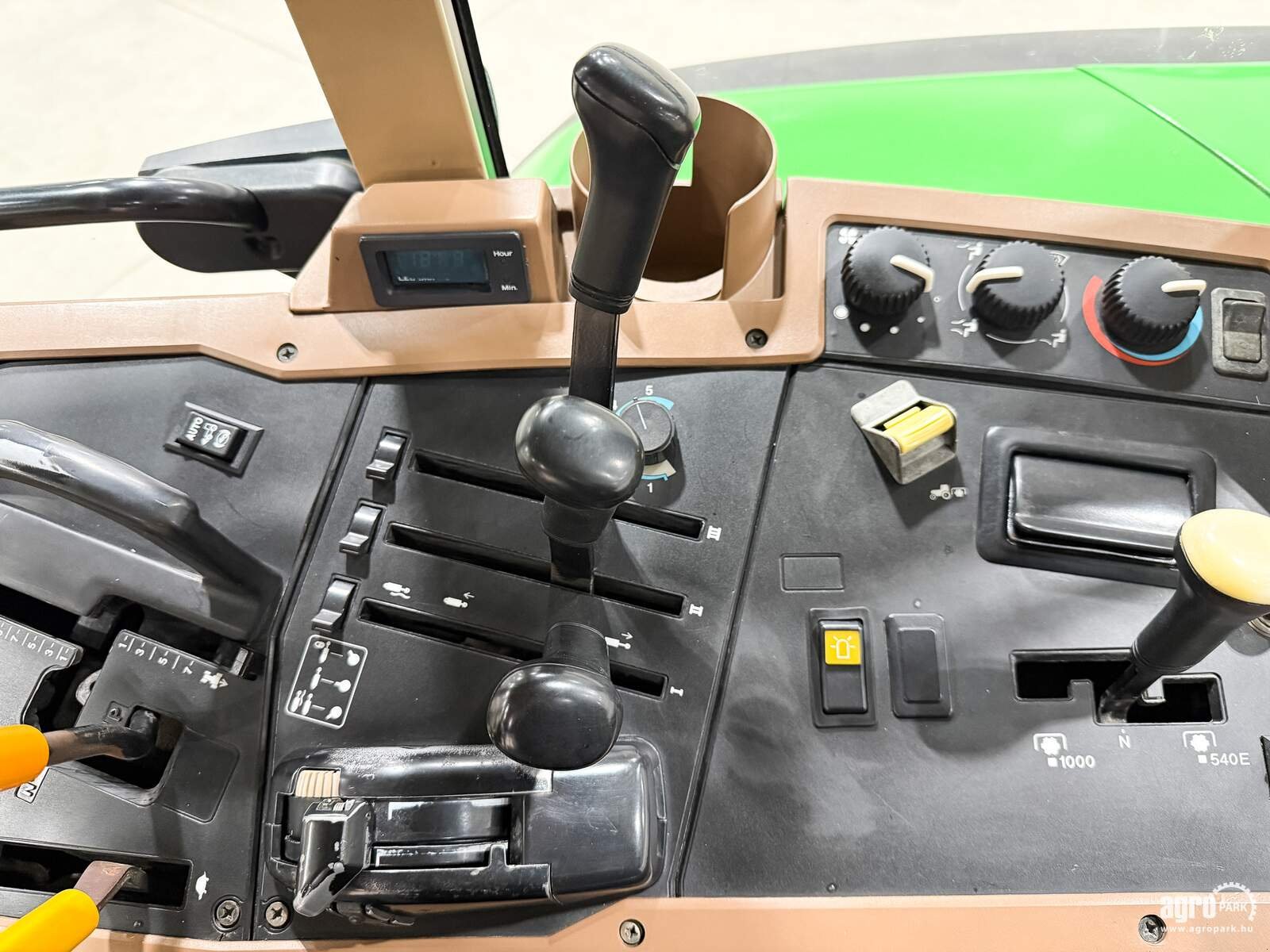 Traktor типа John Deere 7810, Gebrauchtmaschine в Csengele (Фотография 12)