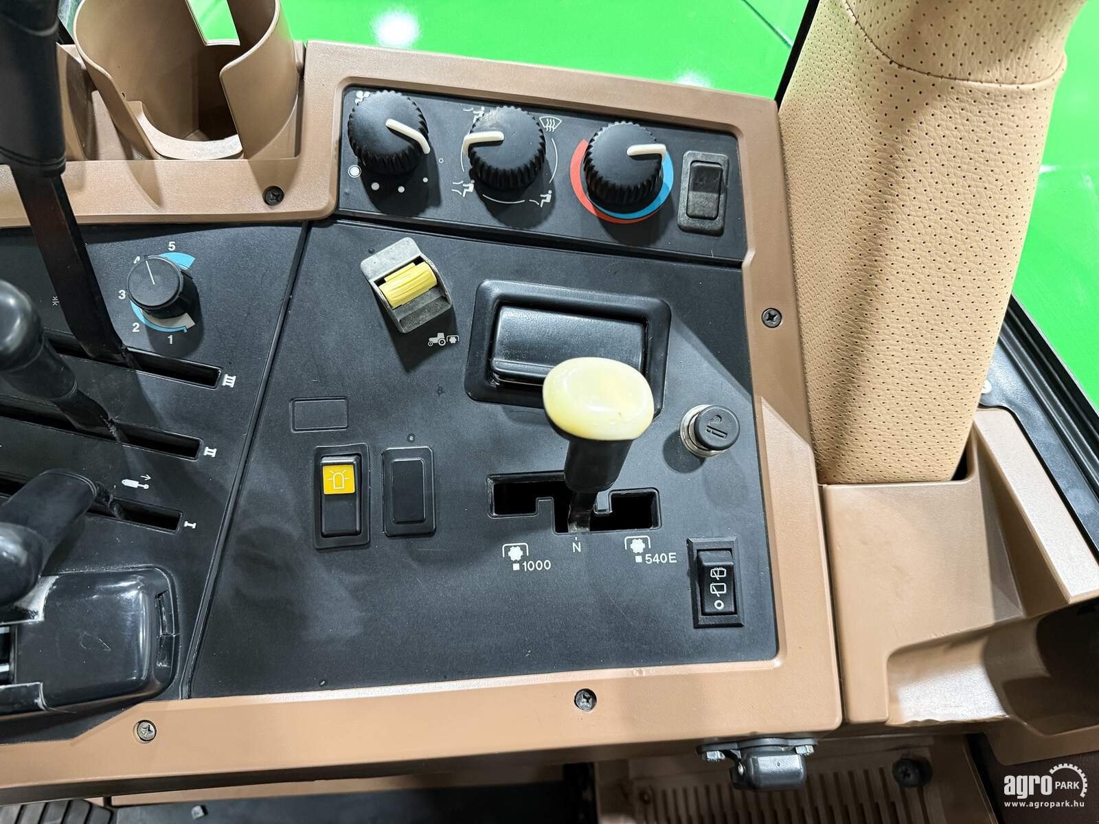 Traktor типа John Deere 7810, Gebrauchtmaschine в Csengele (Фотография 13)