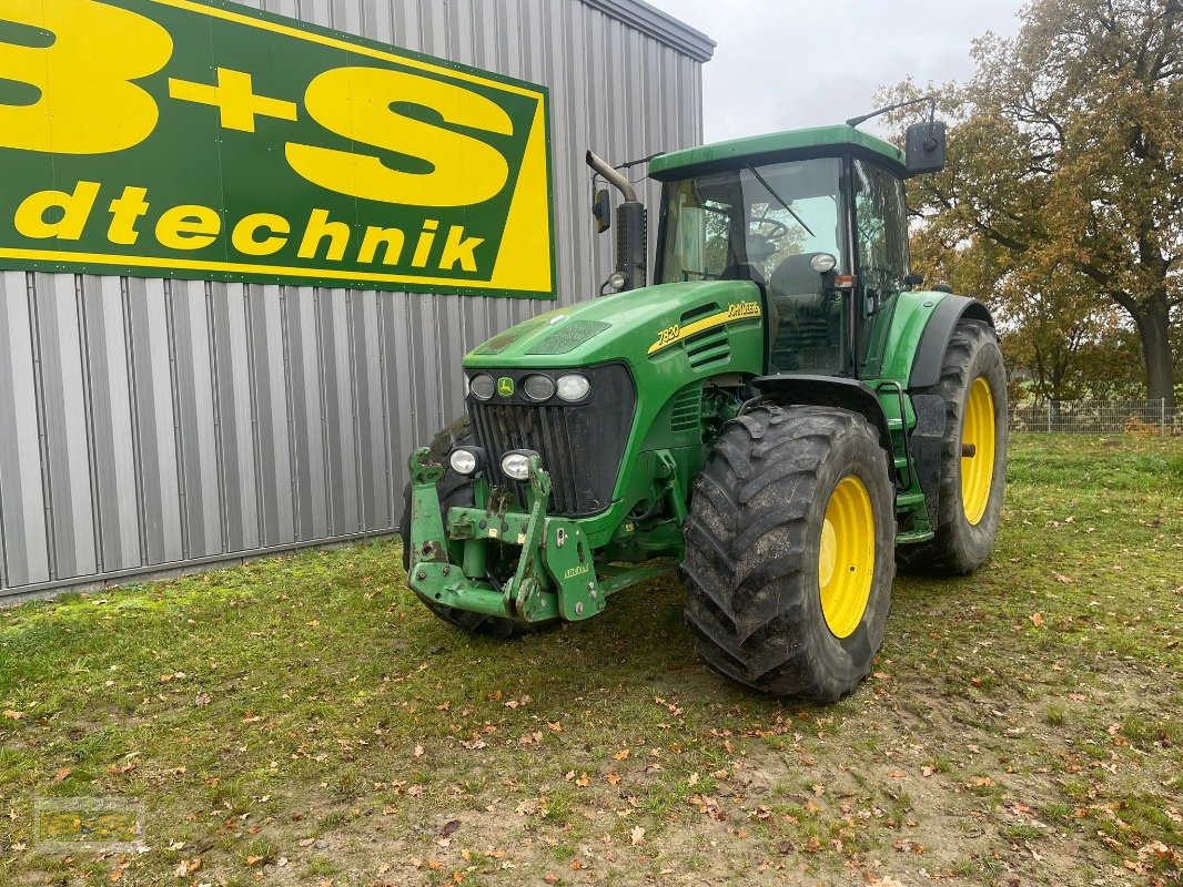 Traktor typu John Deere 7820 ALLRAD TRAKTOR, Gebrauchtmaschine v Neustadt Dosse (Obrázek 3)
