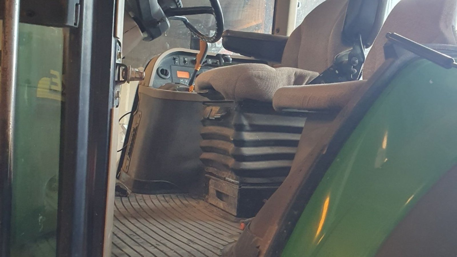 Traktor типа John Deere 7820, Gebrauchtmaschine в Ringe (Фотография 3)