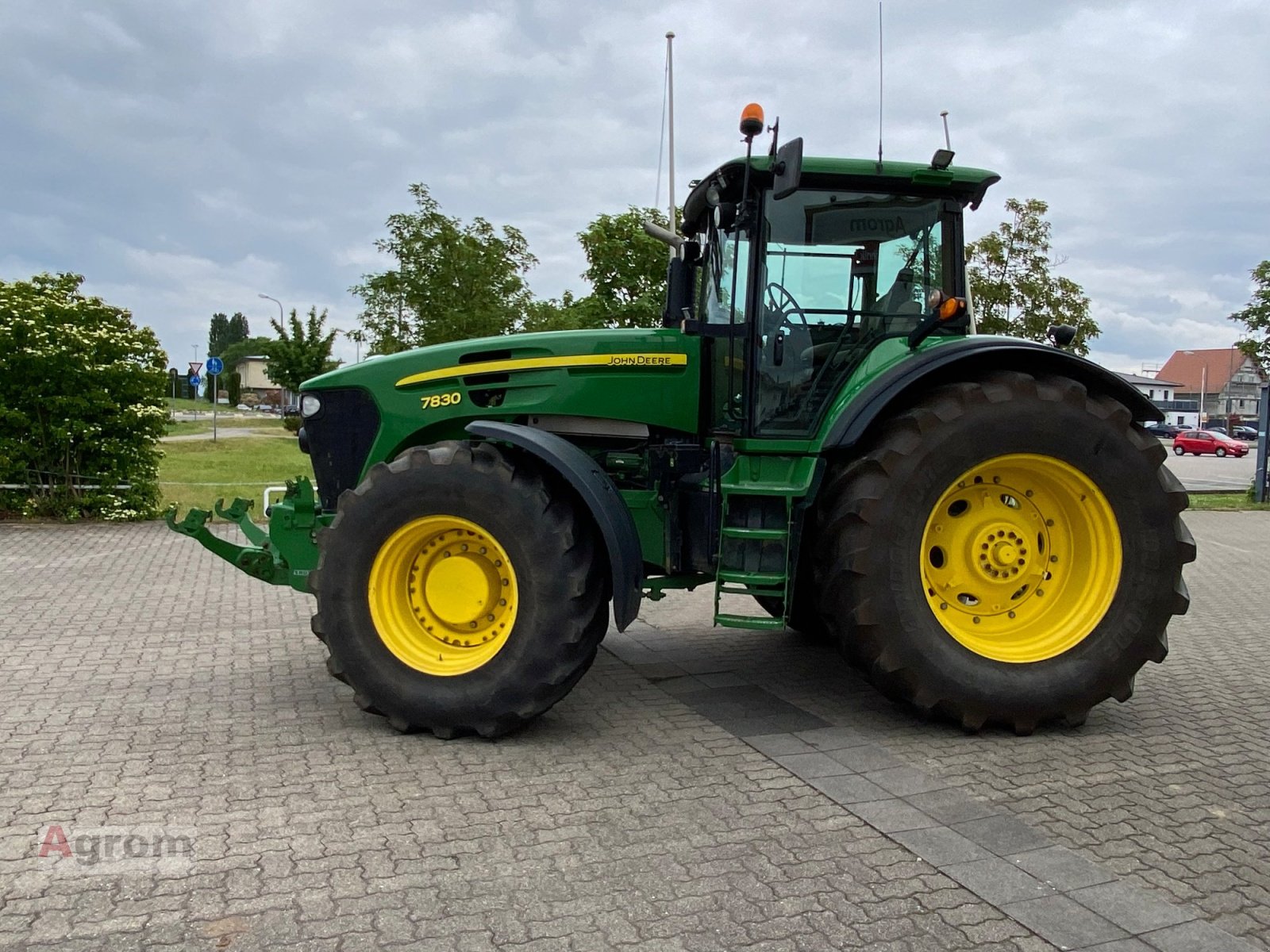 Traktor of the type John Deere 7830, Gebrauchtmaschine in Harthausen (Picture 2)
